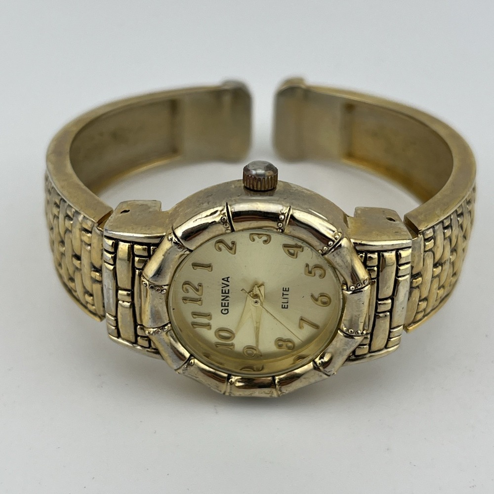 Geneva Watch Womens 28mm Gold Tone Textured Bangle Band Band- New Battery - Picture 4 of 8